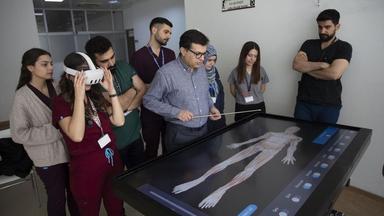Öğrenciler 'dijital kadavra' ile anatomiyi sanal ortamda öğreniyor
