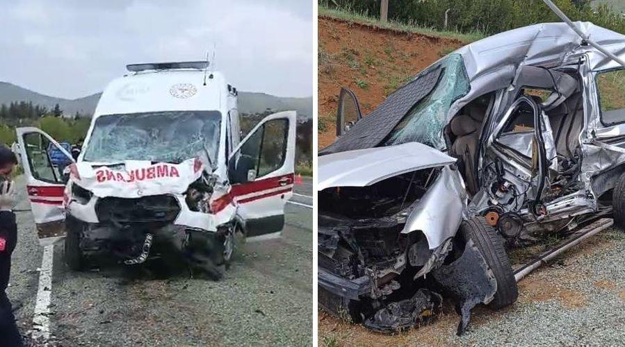 Elazığ'da ambulansla hafif ticari araç çarpıştı: 3'ü sağlık çalışanı 7 yaralı