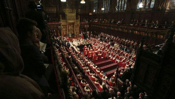 İngiltere'de yeni hükümetin önceliği Brexit ve sağlık hizmetleri