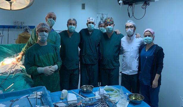 ADÜ'de hem toplantı hem ameliyat yapıldı