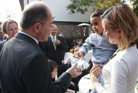 Akdağ: 'Yetim' ilaçlar Türkiye'de üretilecek