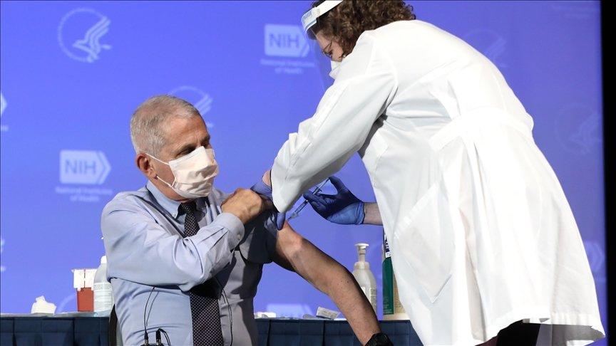 Fauci: Her yıl COVID-19 aşısı olmamız gerekebilir