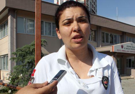 Sedyeden kalkıp bayan sağlık çalışanına saldırdı