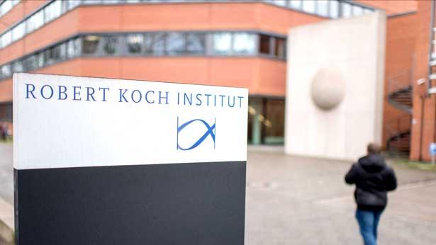 Robert Koch Enstitüsü: Salgında 4'üncü dalganın gençler arasında başladığını görüyoruz