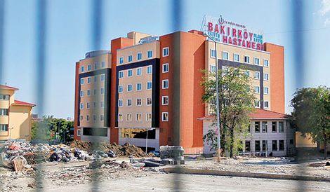 Müteahhit bitiremedi hastane iki yıldır açılamıyor