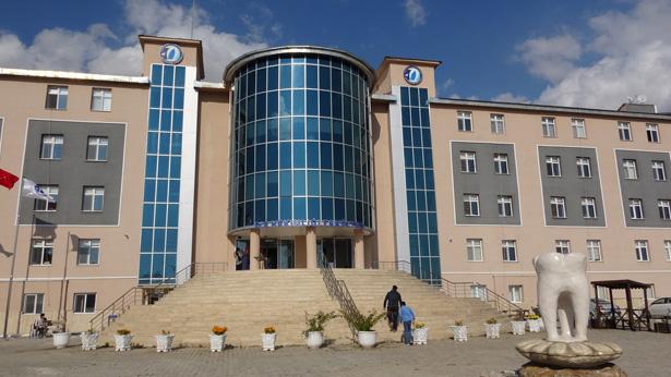 Van YYÜ Diş Hekimliği Fakültesi rutin hasta kabulüne başladı