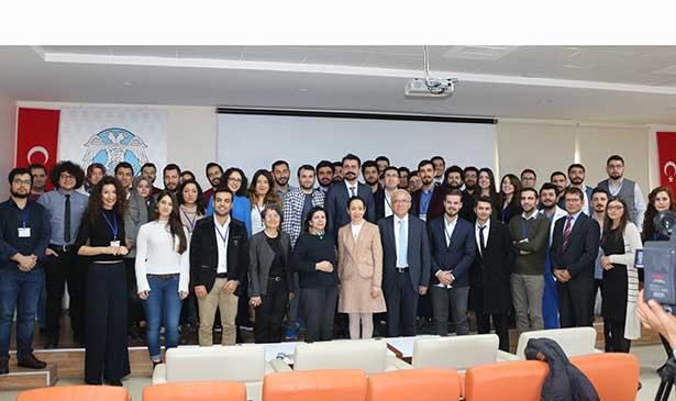 26 tıp fakültesinin intörn temsilcileri Konya'da sorunlarını konuştu