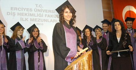 ERÜ Diş Hekimliği ilk mezunlarını verdi