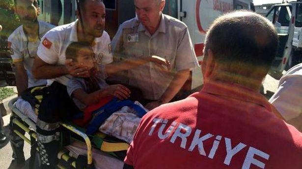 Ağzından girip başından çıkan demiri 7 doktor 5 saat süren ameliyat ile çıkardı 