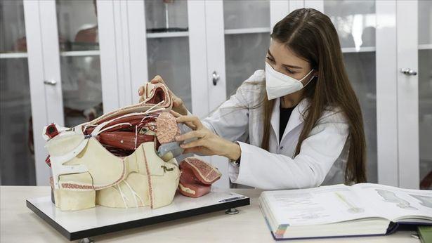 Hızlandırılmış tıp eğitimi doktor yetersizliğinin önüne geçebilir
