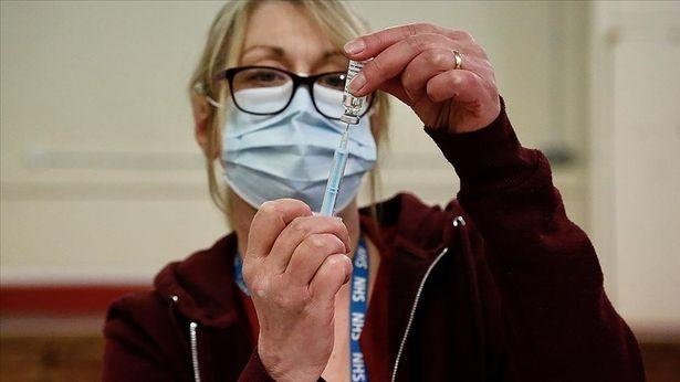 EMA: Omicron varyantına karşı uygun bir aşıya ihtiyaç olup olmadığı karar aşamasında