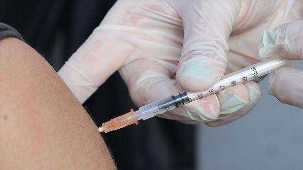 İngiltere, Türkiye'yi onaylanmış Kovid-19 aşı belgesine sahip ülkeler listesine ekledi