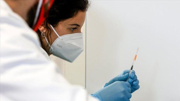 İngiltere'de yapılan araştırma, üçüncü dozun gerekliliğini ortaya koydu