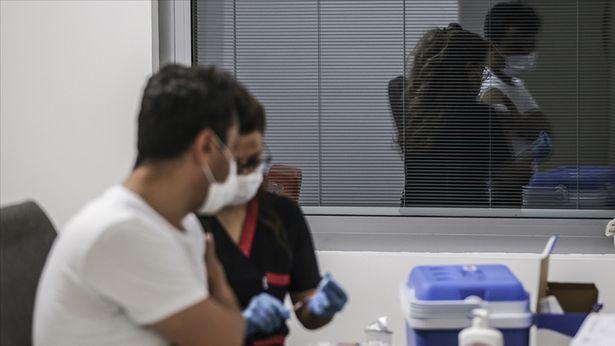 Aşılamanın hızlanmasıyla düşük riskli illerin sayısı artıyor
