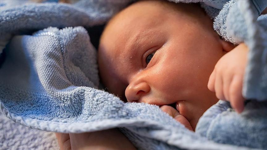 Bebeklerdeki kafa şekil bozukluğu sadece yatış pozisyonundan kaynaklanmayabilir