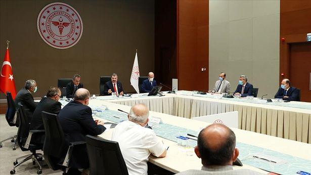 Sağlık Bakanı Koca: Kovid-19'dan vefat edenlerin yüzde 90'ı ya aşı olmamış veya aşıları eksik kişiler