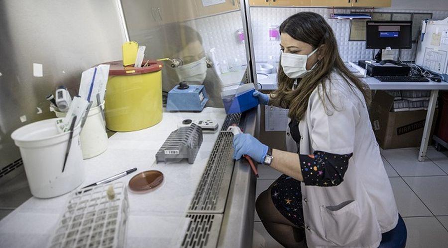Hayata küsmeyip çalışmaya devam eden doktor Canan kanseri yendi