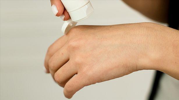 Bilim Kurulu Üyesi açıkladı: Bu cilt sorunları Omicron belirtisi sayılıyor