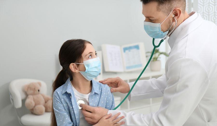 Çocuklarda 'gizemli hepatit' vakalarının şifreleri çözülüyor