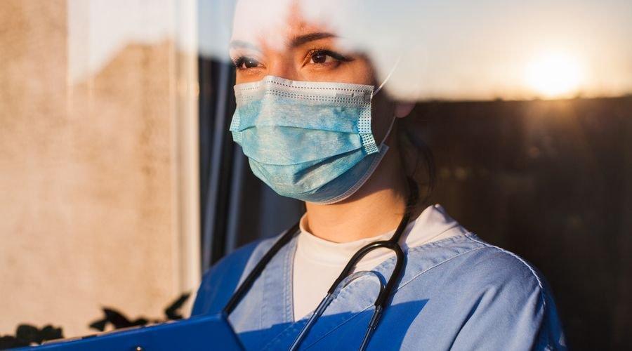 Doktorlar ve diğer sağlık çalışanları Türkiye'yi neden terk ediyor?