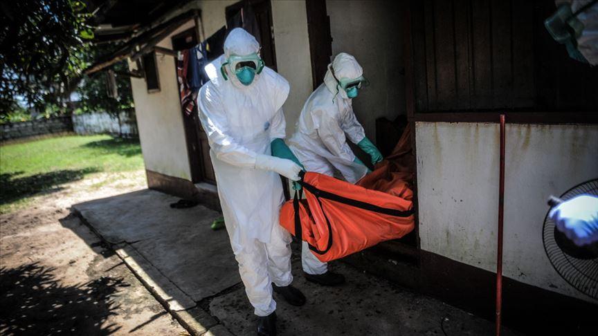 Uganda'da bir doktor Ebola'dan hayatını kaybetti