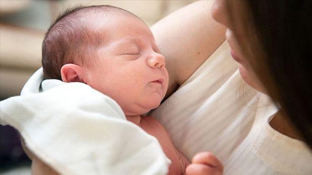 Dikkat çeken araştırma! Emzirme kadınlarda kalp damar hastalığı ve felç riskini azaltıyor