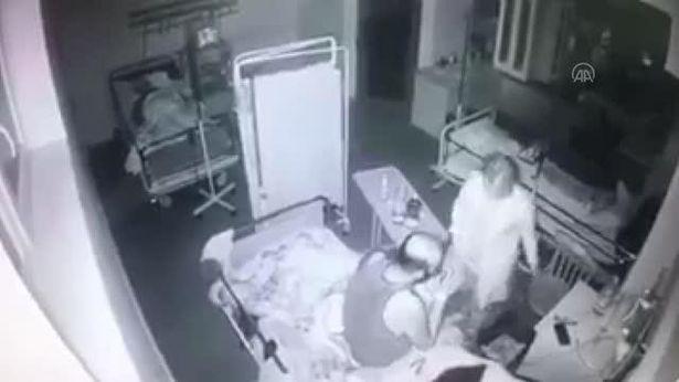 Gürcistan'da COVID-19 hastasından hemşireye bıçaklı saldırı