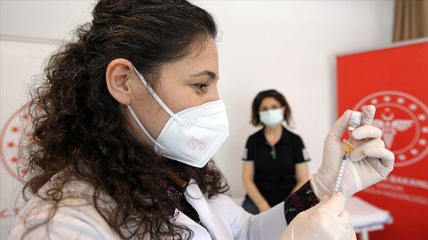 Sağlık Bakanlığından teşvik: Aşılamada önemli rol üstlenen aile hekimlerine ek ödeme