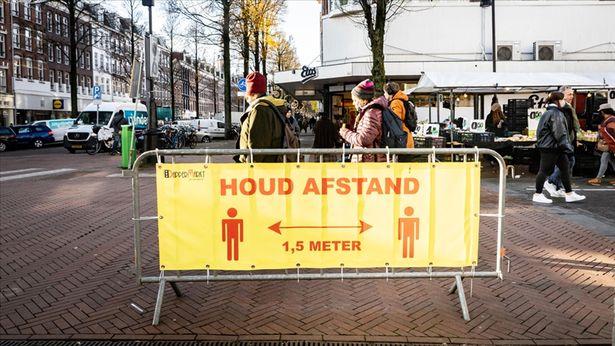 Hollanda'da hastaneler COVID-19 hastalarıyla başa çıkmakta zorlanıyor