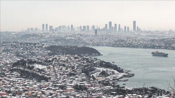 İstanbul'da yoğun kar alarmı: Kamu görevlileri izinli, sağlık çalışanları hariç!
