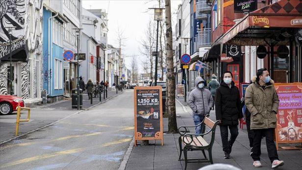 İzlanda: Hedef 'mümkün olduğunca çok kişinin' koronaya yakalanması