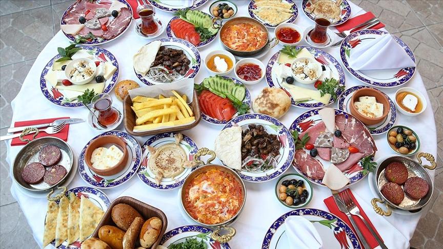 Bayramda yiyecek miktarının aniden artırılmaması önerisi