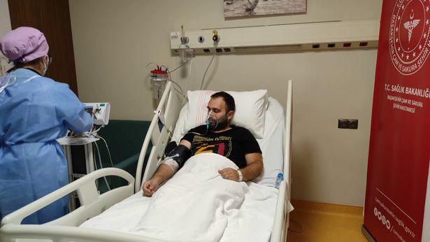 36 yaşındaki koronavirüs hastası: Yaşıma güvendim aşı olmadım, durumum çok kötüydü