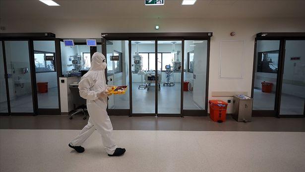 'COVID-19 ilaçları ölümleri azaltmada çok değerli birer silah olacak'