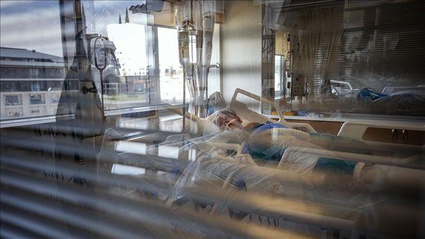 COVID-19 geçiren çocuklarda semptomlar erişkinlere göre daha az sürüyor