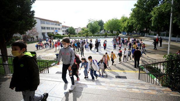 Okullarda Kovid-19 pozitif vaka çıkması durumunda yapılması gerekenler rehberi yayınlandı