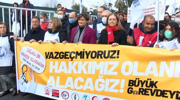 İstanbul'da hekimler eylemde: '14 Mart'ı bayram gibi kutlayacağımız günleri bekliyoruz'