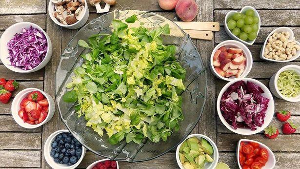 Üç ay vegan beslenme 'kilo verdiriyor, diyabetlilerde kan şekerini düşürüyor'