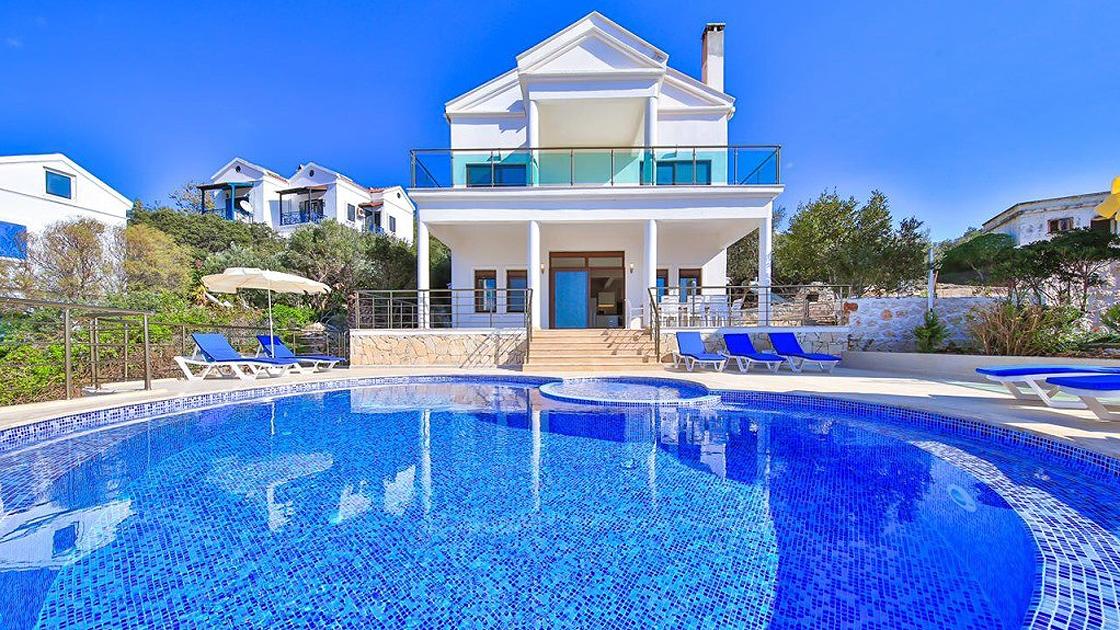 Doğa içinde özgür bir tatil: Özel havuzlu villa konforu
