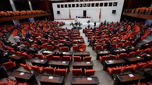 İntern hekimler ve diş hekimliği öğrencileri için asgari ücret Genel Kurul'dan geçti