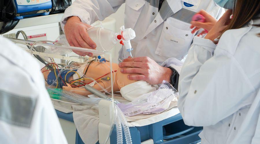 Her 10 tıp öğrencisinden 1’i mesleğe başlamadan şiddete uğruyor