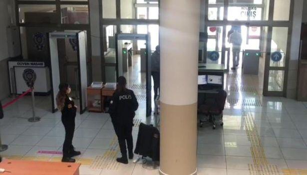 Hastaneye rahatlıkla girerdi: Adliyeye bıçakla girmek isterken yakalandı