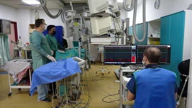 ZBEÜ'lü doktorlardan kalp hastalarında başarı oranı yüzde 98'lik uygulama