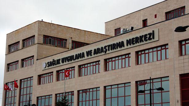 Yakınının ameliyata erken alınmadığı iddiasıyla iki doktora darp!