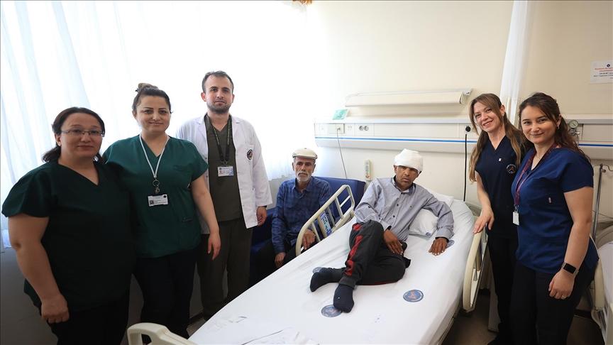 Hastanede yangın çıktı, sağlık ekipleri yangına rağmen ameliyata devam etti