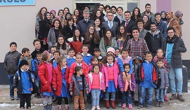 Genç Tıbbıyeliler'den öğrencilere destek