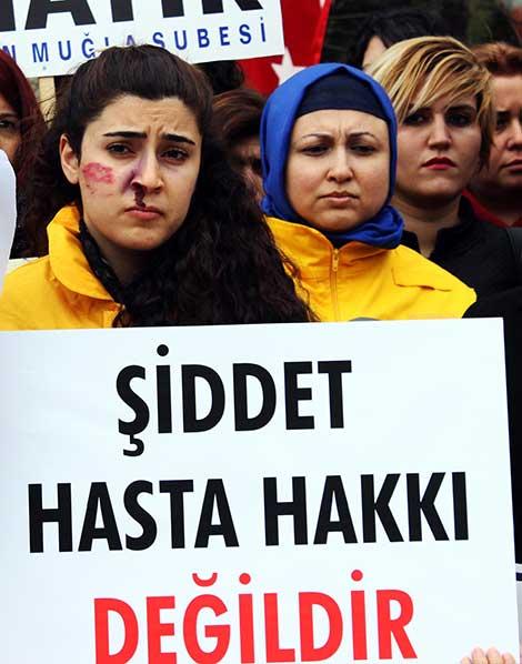 Günün Fotosu: Şiddet hasta hakkı değildir!