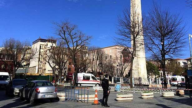 Sultanahmet'te patlama! Yaralılar hastaneye kaldırılıyor!