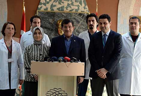 Başbakan Davutoğlu 'Açıkladığımız müjdelerden memnun musunuz?' diye sordu!