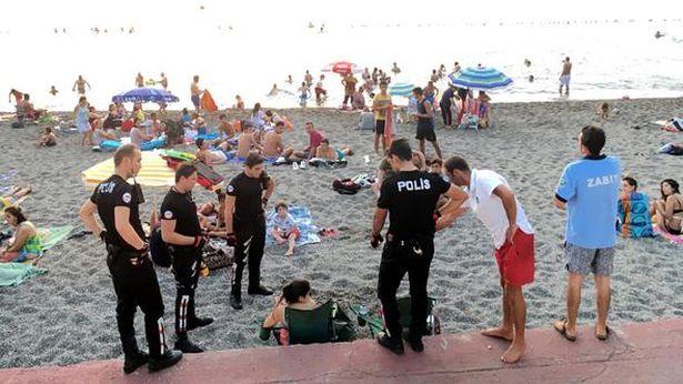 Plajda içki içen 2 doktor için Vali'den açıklama geldi